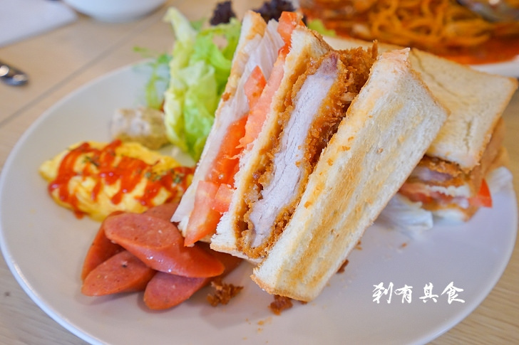 [台中大里早午餐] Lycka幸福咖啡輕食館 @花生醬豬排三明治 手作輕食好吃的溫馨小館