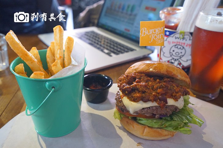 【台中美式】 Burger Joint 7分SO美式廚房 崇德店 @ 漢堡好吃份量足夠 外國人也愛去 適合聚餐 (北區)