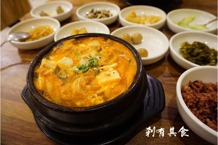 [台中韓式] TOFU35 文心店 @韓式泡菜豆腐煲 小菜也是吃到飽 (已歇業)