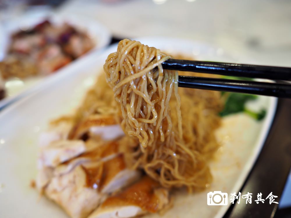 了凡香港油雞飯‧麵 ｜台北車站美食 最平價的米其林一星料理 油雞太黯然太銷魂了