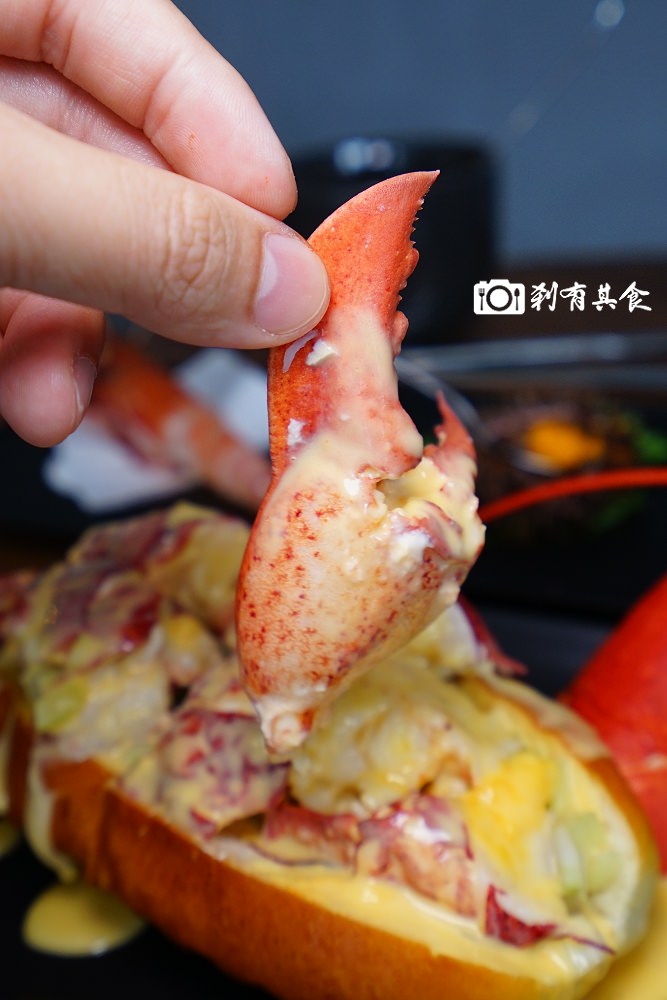 龍蝦小姐 Lady Lobster | 台中南屯美食 用整隻活龍蝦做的龍蝦三明治 超奢華超享受 ( 建議先打電話預約 )