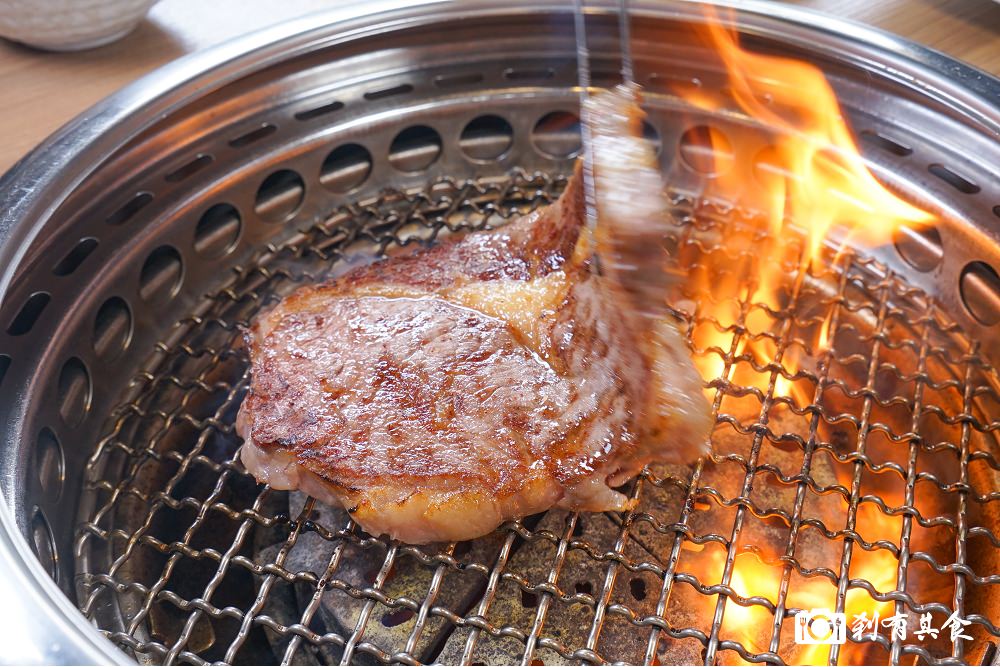雲火日式燒肉 | 台中日式燒肉 和牛套餐新上市 超霸氣仙氣M5和牛 牛舌也很讚 ( 影片 )