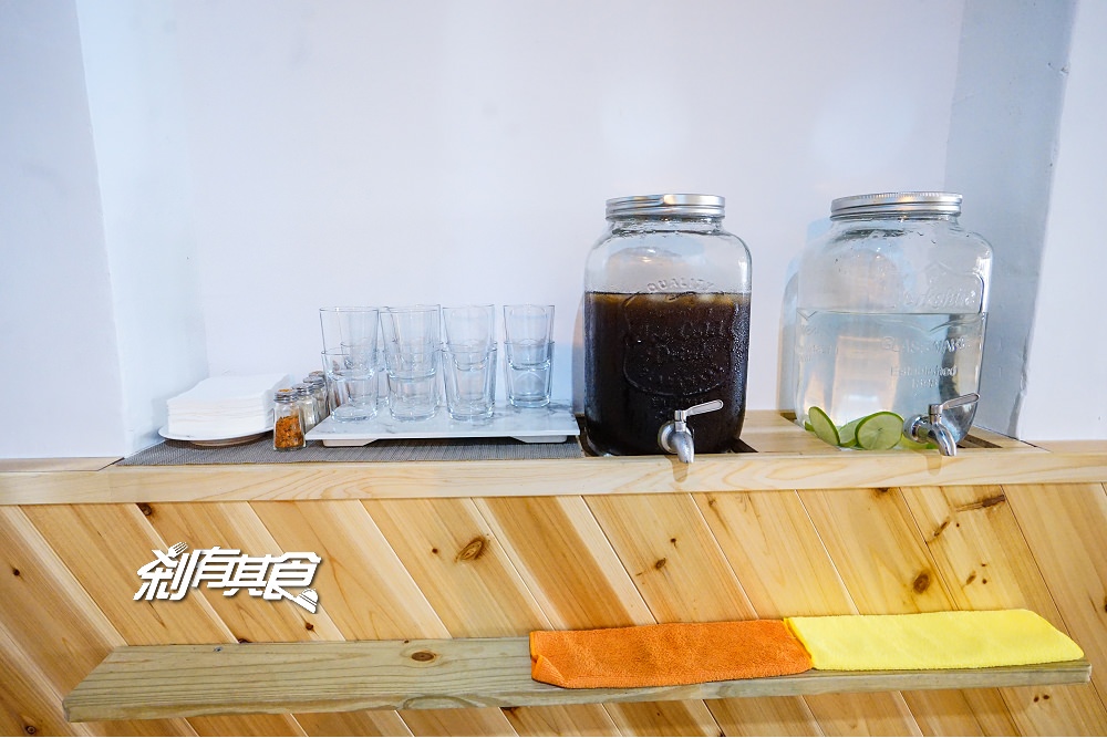 小食地 | 台中日式定食 文青裝潢環境舒適 日式咖哩好吃 還有免費紅茶 (有兒童椅)（已歇業）