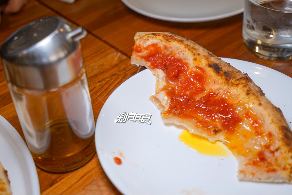 微笑披薩 Sorriso Pizzeria | 台中大坑美食 隱藏在民宅裡道地拿坡里披薩 義式柴火烤爐 青醬朝鮮薊口味好吃（新菜單）