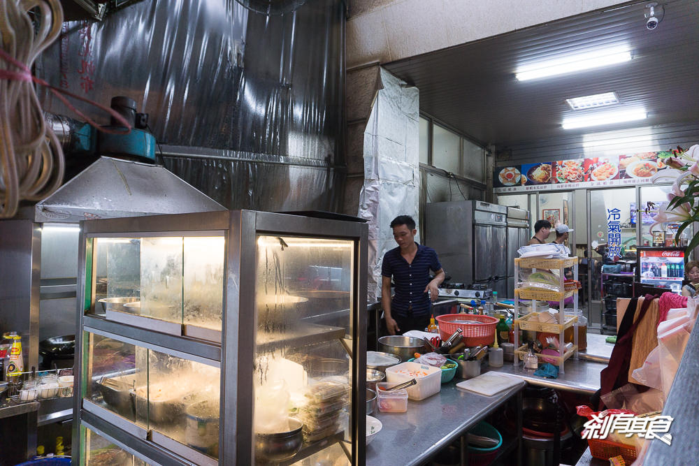 中南半島越南料理 | 忠孝夜市美食 越南人老闆 超巨大越南黃金煎餅 還有法國夾心麵包