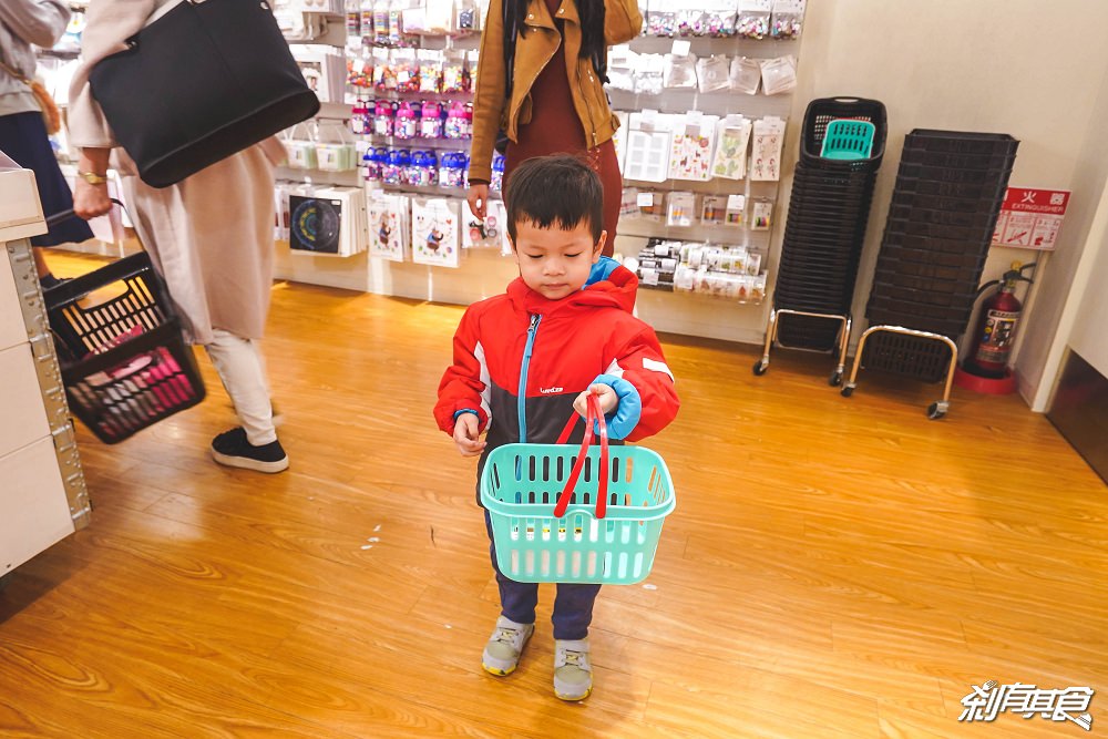 東京雜貨 | Flying Tiger 表參道店 超好買的北歐平價雜貨 挑聖誕禮物的好地方