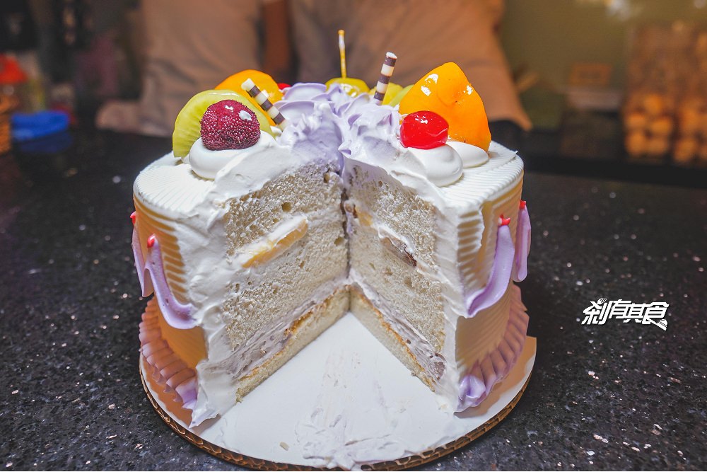 金妮蛋糕 | 草屯美食 35年老店 草屯最新伴手禮 黃金米羅宋麵包 芋頭蛋糕超好吃！