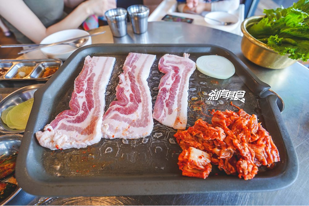 3Pig 韓國五花肉專賣店 | 台中韓式燒肉 韓國人開的韓式汽油桶鐵板烤肉 小菜吃到飽還有韓式湯冷麵