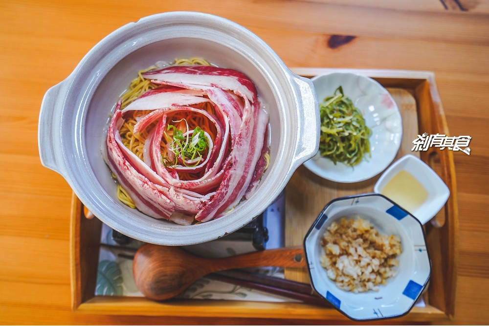 小覓秘麵食所 | 台南美食 藍曬圖浮誇系麵食 鮮燙玫瑰牛肉翡翠麵