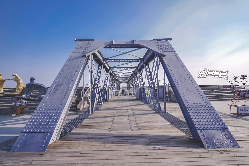 虎尾鐵橋 | 雲林虎尾景點 90年古蹟鐵軌橋 虎尾糖廠冰棒