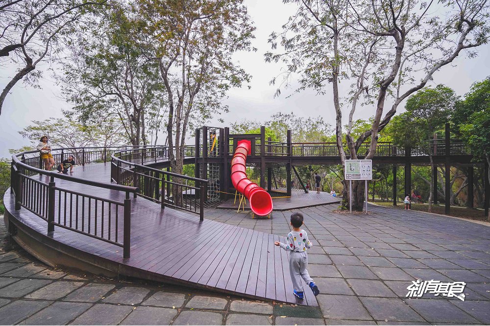 華陽公園 | 彰化特色公園 超浮誇森林遊樂園 大型繩索吊橋、磨石子滑梯、沙池、水管步道