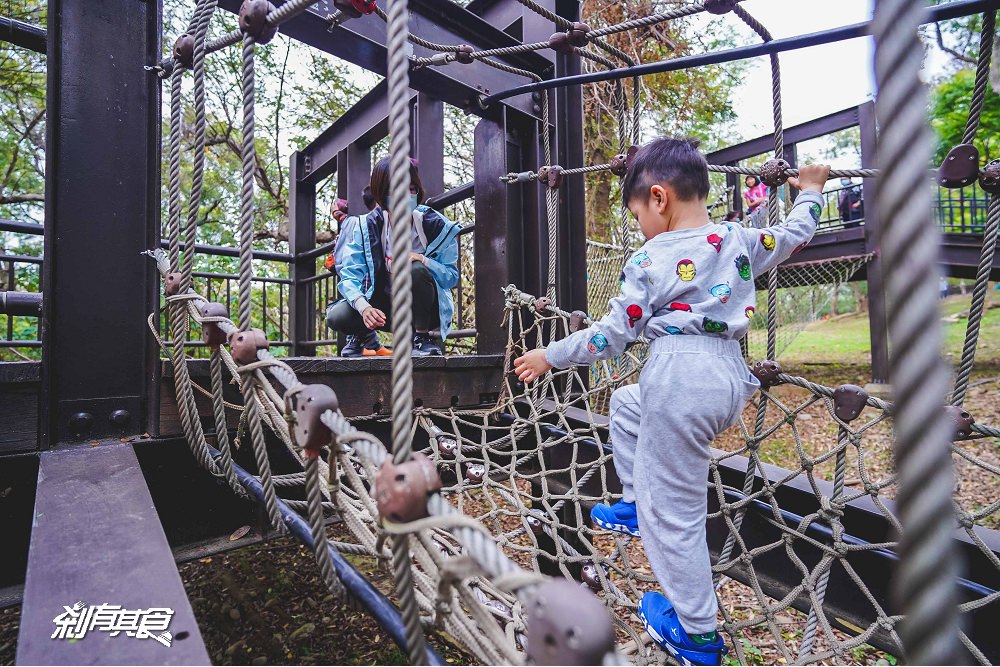 華陽公園 | 彰化特色公園 超浮誇森林遊樂園 大型繩索吊橋、磨石子滑梯、沙池、水管步道