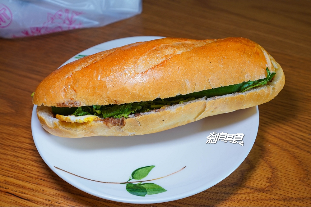 台中越南法國麵包工藝 | 第二市場美食 每天現做的外酥內Q法國夾心麵包 (菜單)