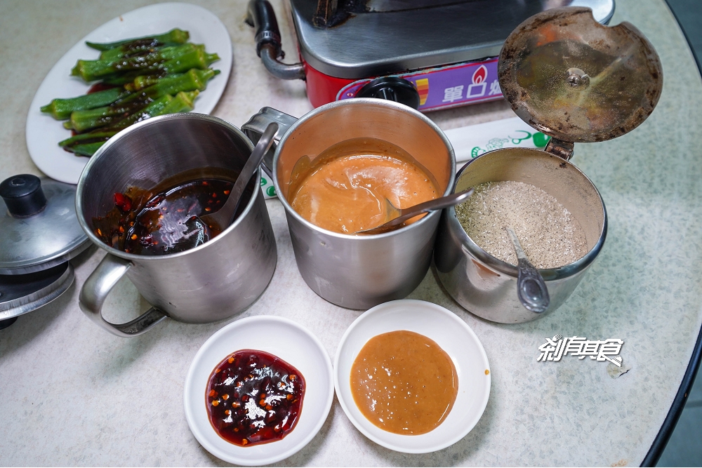 精武路菜脯雞 | 台中東區美食 菜脯烏骨雞好吃 夏天還可以加竹筍 熱炒也不錯