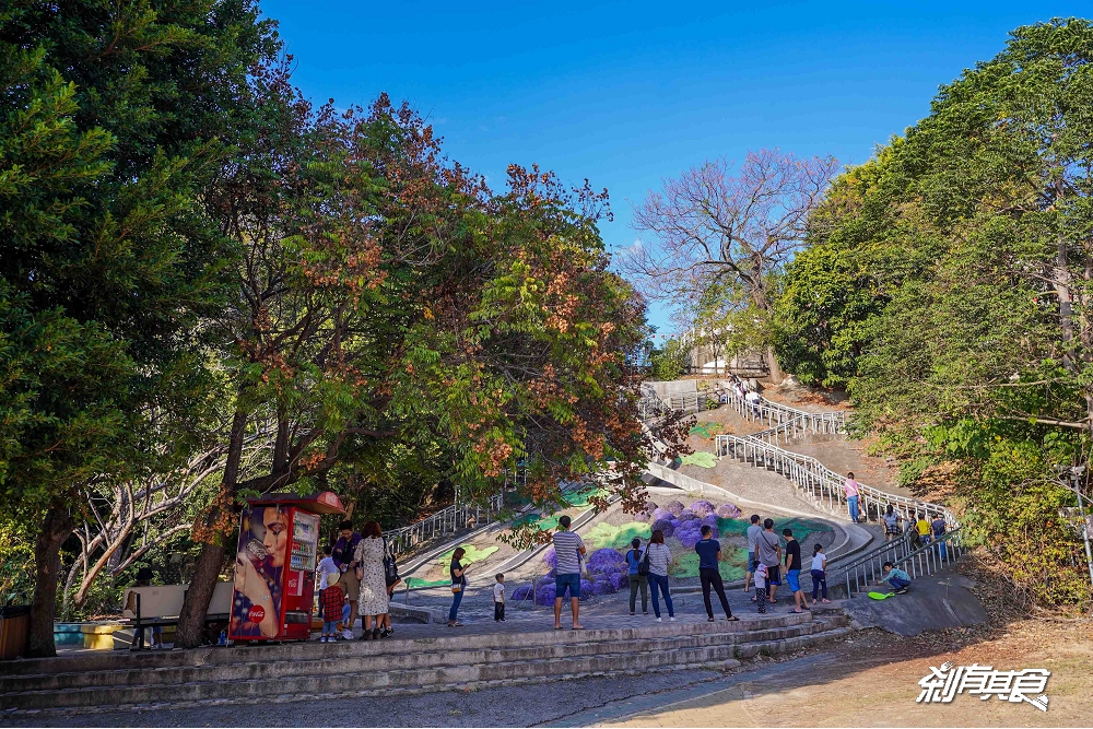 彰化百果山溜滑梯 | 彰化特色公園 彰化免費親子景點 中部最長磨石子溜滑梯