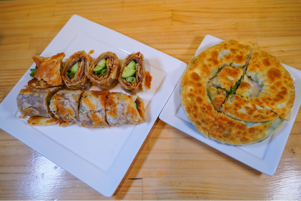 粳餅商行 | 台中西區美食 網評4.8星 現桿現做「綠豆鍋餅、蔥花油餅」 綜合羹好喝！