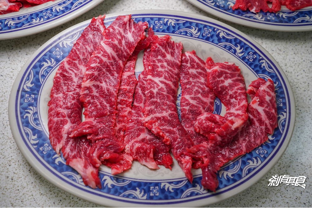 富哥牛肉爐 | 台中好吃牛肉爐 牛肉爐便宜好吃 岩燒牛舌也是必點！