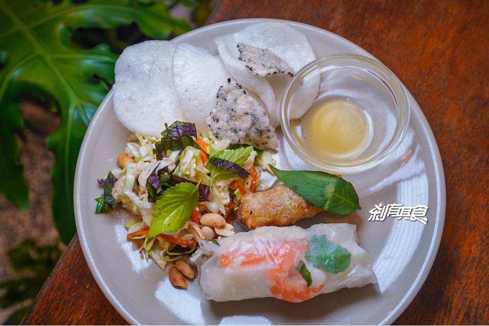 小夏天 | 台中越南美食 老宅新生的越南河粉、法國麵包還有「時沐」法式鹹派