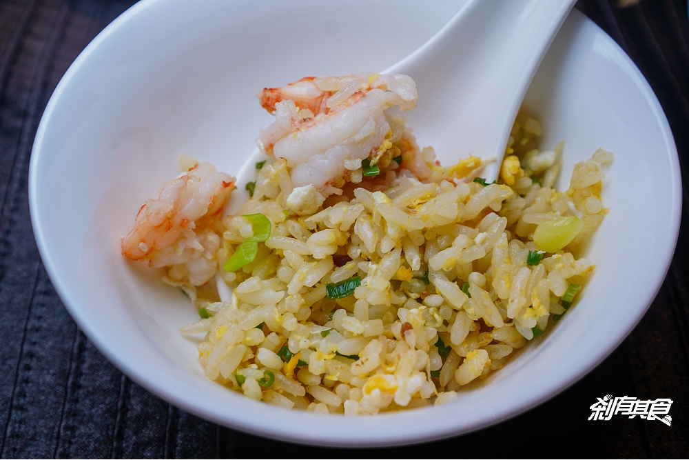 漢來名人坊 | 台中米其林餐盤推薦 「脆皮炸子雞、燕窩釀鳳翼、龍蝦湯泡飯」真是太好吃了！