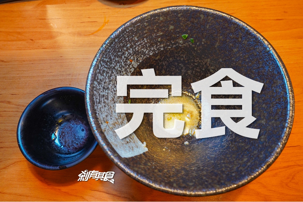 橫濱家系拉麵 拉麵家 | 台中拉麵 一秒回日本！ 9片叉燒拉麵 吃完還可加飯變「辣版湯泡飯」