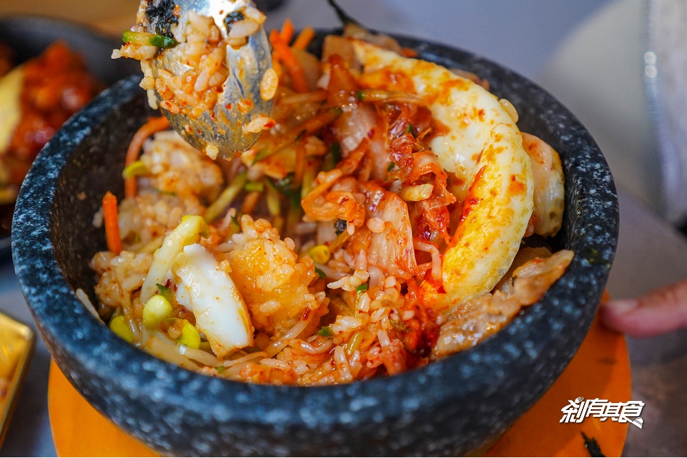 掰哩掰哩 韓食料理 | 台中韓式料理 「石鍋拌飯、豆腐鍋、起司炸雞」6種小菜吃到飽