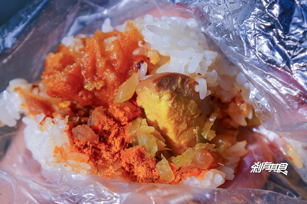 日棧飯糰｜台中第五市場美食，超人氣40年老店飯糰，加了鹹蛋更涮嘴