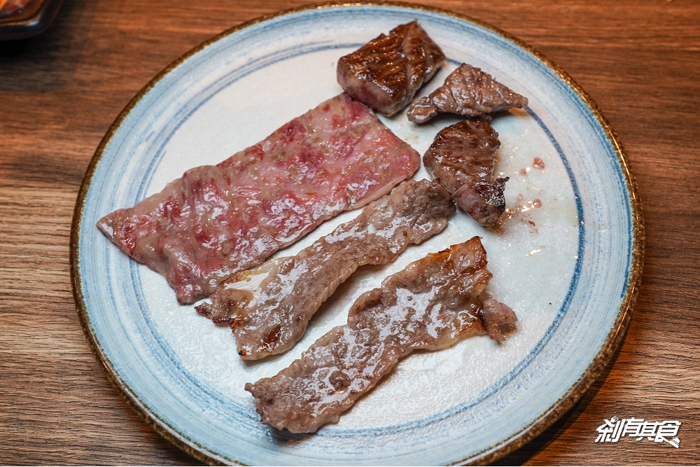札卡燒肉 | 台中燒肉推薦 全台第一家輸送帶燒肉店 「寶藏盒牛、巧克力和牛、青蔥厚牛舌」