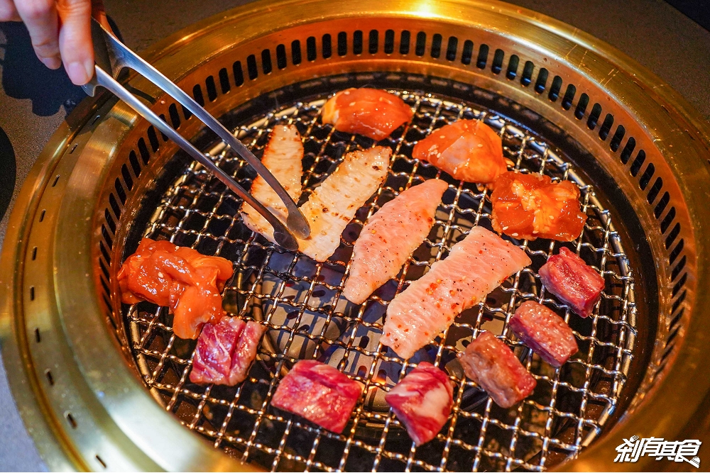 茶六東山店 | 台中超人氣燒肉 極黑和牛套餐「極黑和牛、和牛肋條、薄切牛舌」好好吃 (2022菜單)