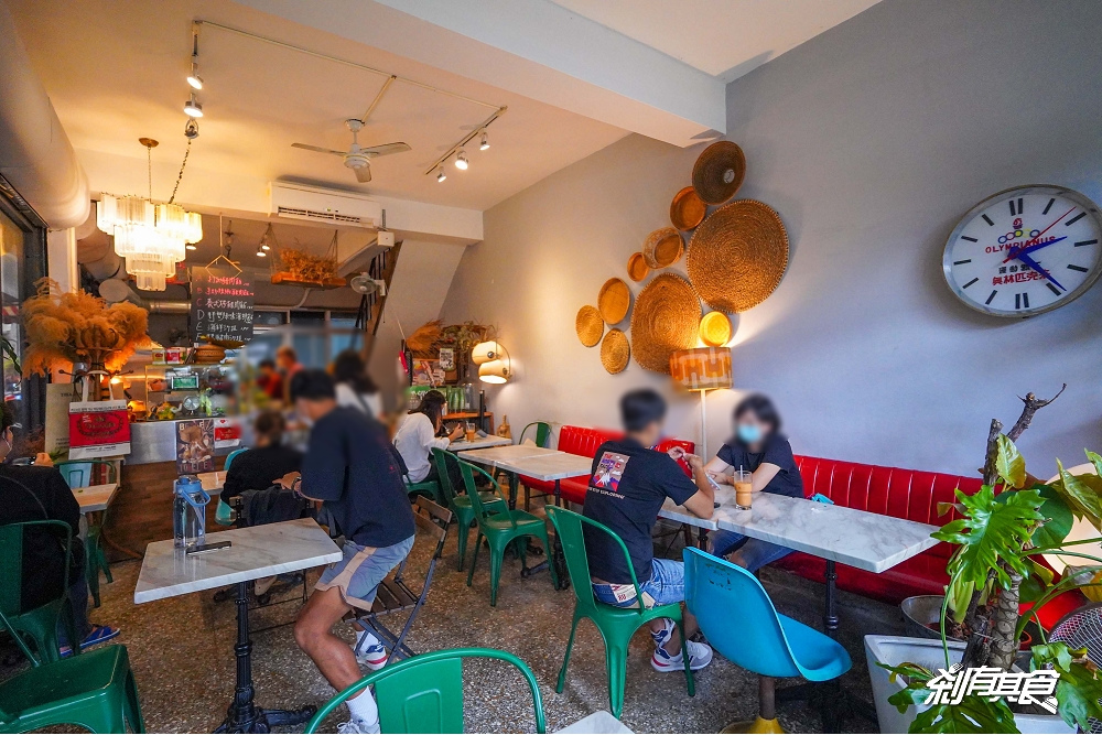 張波歺室 | 台中泰式咖哩 隱藏在模範市場裡的泰式餐廳 還有好吃酸辣海鮮媽媽麵
