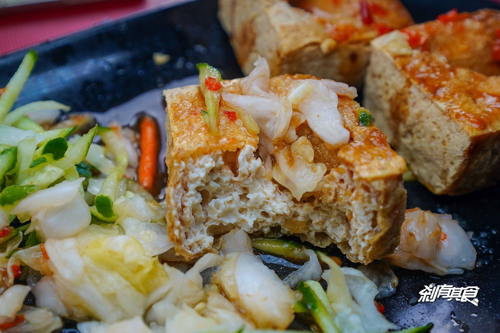 湖南老兵臭豆腐 | 台中臭豆腐 中國醫旁的好吃脆皮臭豆腐 泡菜也給的很多