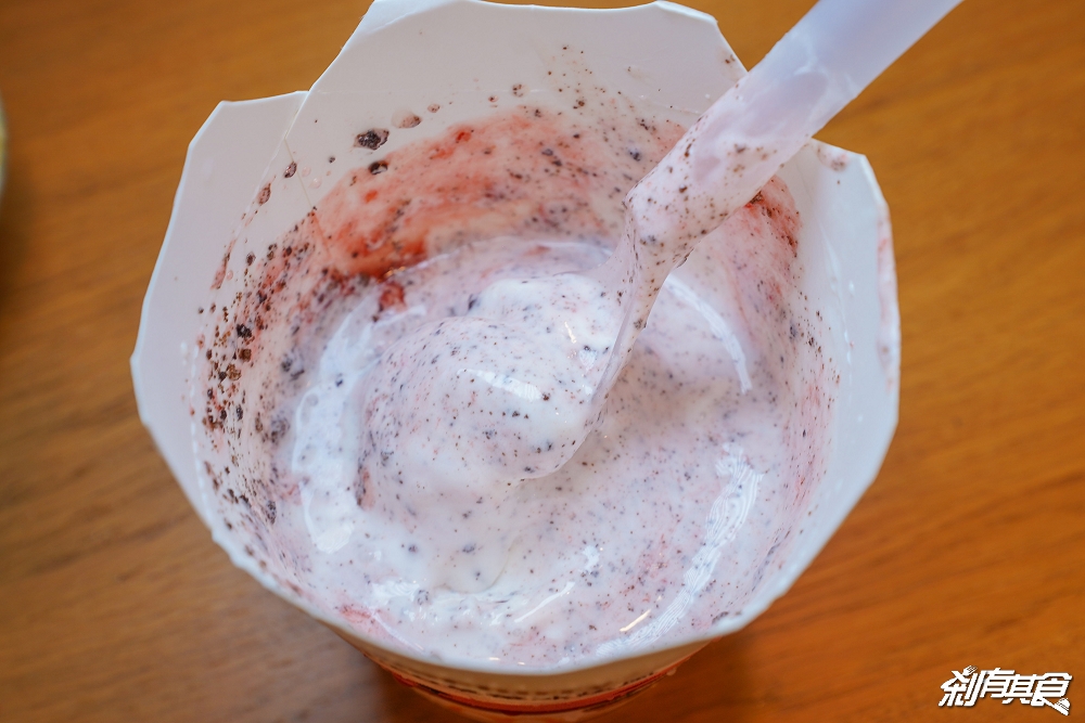 麥當勞 BT21甜心卡 開賣！「韓風炸雞腿」草莓控必吃「OREO草莓冰炫風、草莓優格雙餡派」