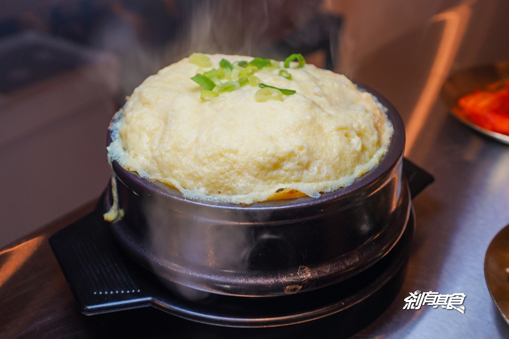 火板大叔韓國烤肉十甲店 | 台中東區美食 推「吱吱叫五花肉、韓式涼麵、辛奇鍋、韓式水蒸蛋」還有小菜吃到飽