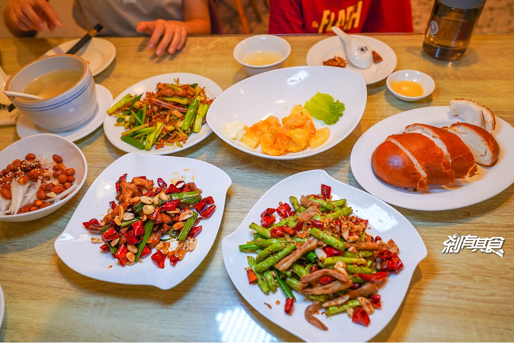 福味香小館 | 台中聚餐餐廳 泰式檸檬蝦、剁椒鱈魚 還有隱藏版剁椒拌飯