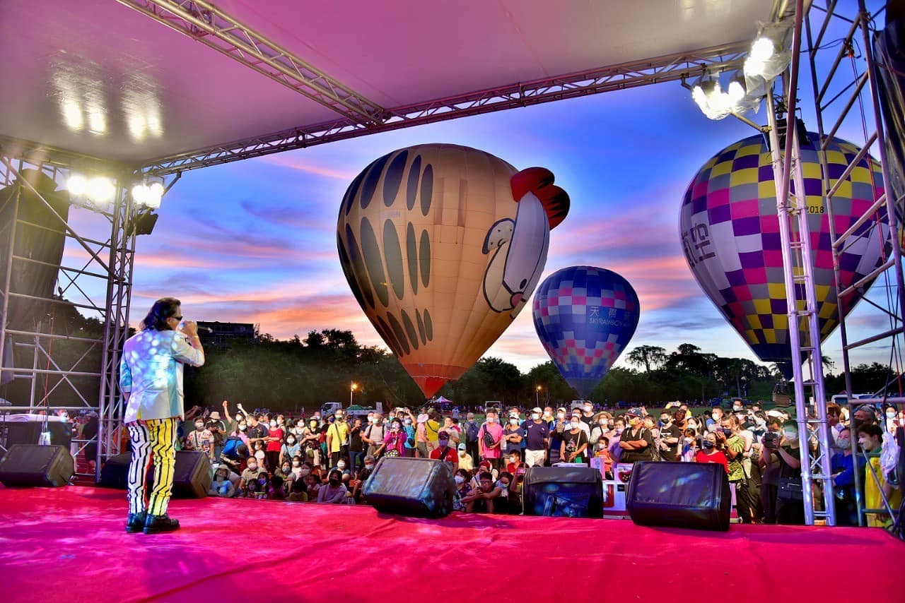 2023台中熱氣球嘉年華 | 超可愛「泰迪熱氣球」音樂晚會 600秒煙火秀 (完整攻略)