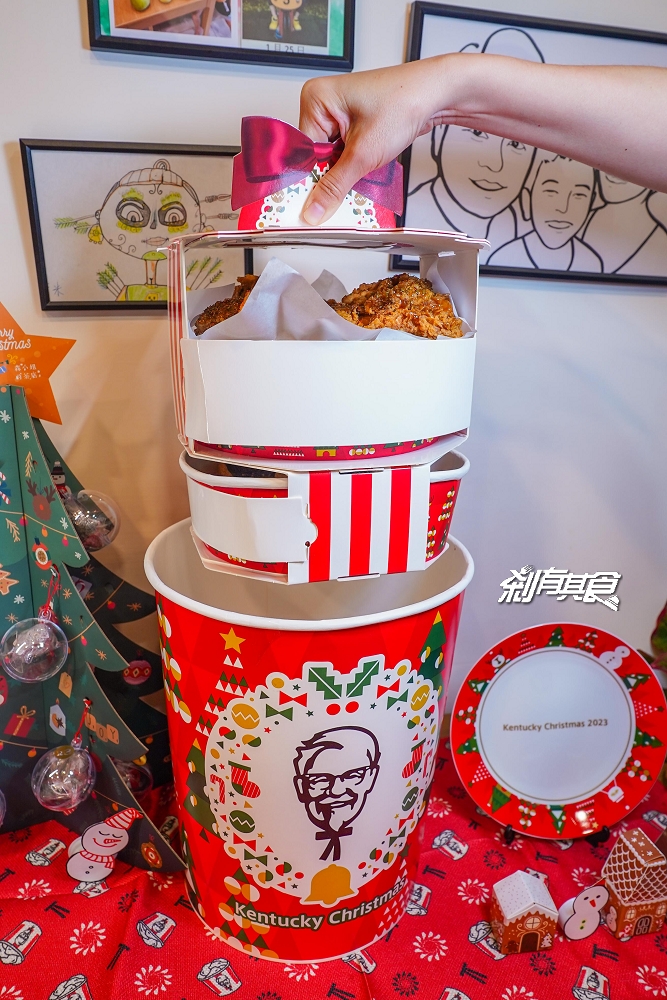 肯德基聖誕巨大桶！肯德基新品 限量1萬桶開賣 楓糖香蒜脆雞、鹽之花可可蛋撻、金黃比司吉 party吃起來