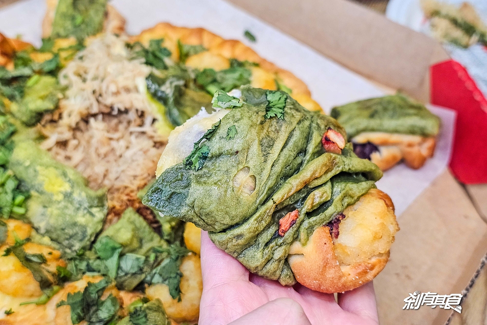必勝客新品「忍者龜披薩」 草仔粿比薩口味真的很鬧，卡哇邦嘎！到底好不好吃