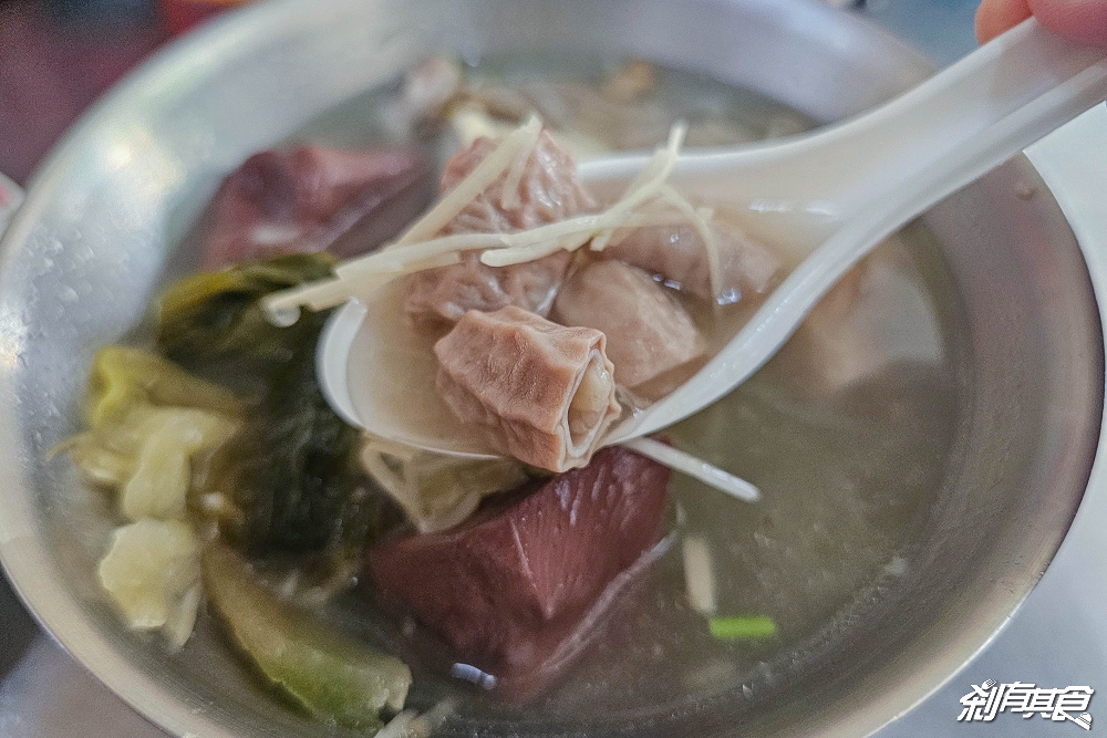 天津路炒麵 | 台中北區早餐 30年炒麵老店 推米粉麵與料超多綜合湯 每天半夜3點半開賣