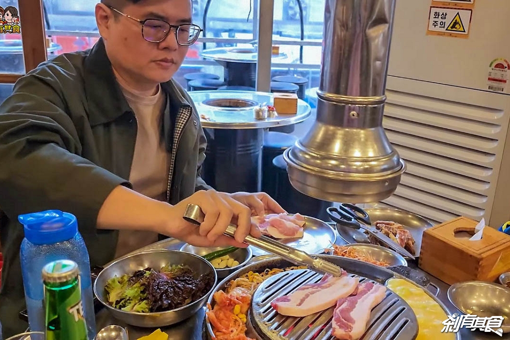 伍班長烤肉 오반장 | 釜山海雲台美食 超人氣炭火烤肉 還有蒸蛋配著吃 (中文菜單)