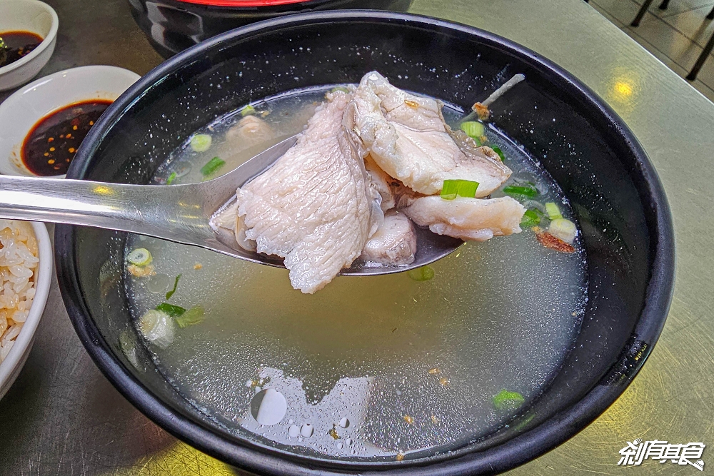 丸本現煮魚湯 | 台中魚湯 「爌二層肉飯便當、石斑魚下巴粥、鱸魚肉片湯」喝現煮魚湯的好地方