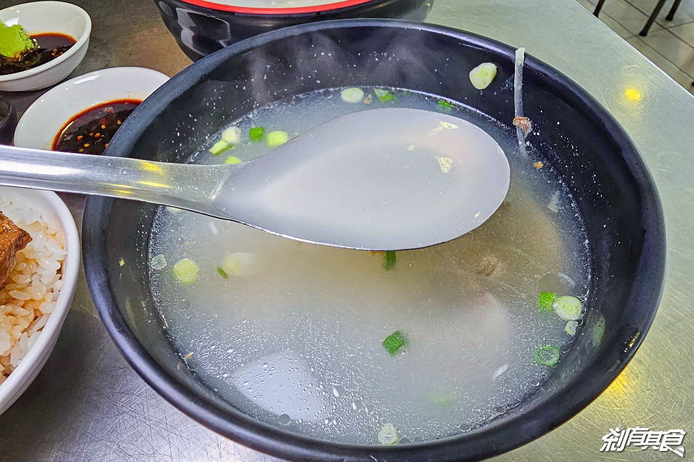 丸本現煮魚湯 | 台中魚湯 「爌二層肉飯便當、石斑魚下巴粥、鱸魚肉片湯」喝現煮魚湯的好地方