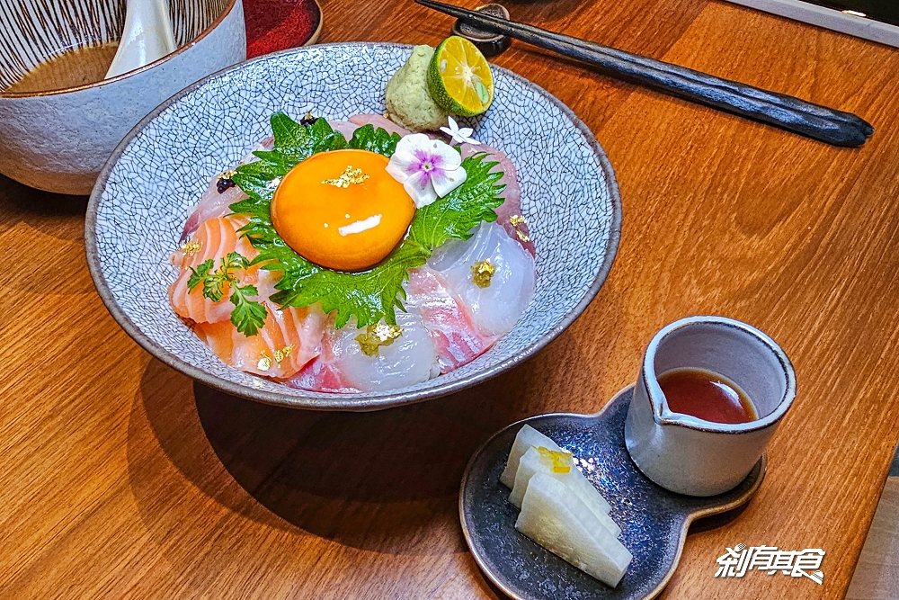 豐Yutaka | 台中西屯美食 精緻好吃丼飯 富王大飯店新品牌 金箔、食用花點綴像藝術品 抹茶冰淇淋銅鑼燒