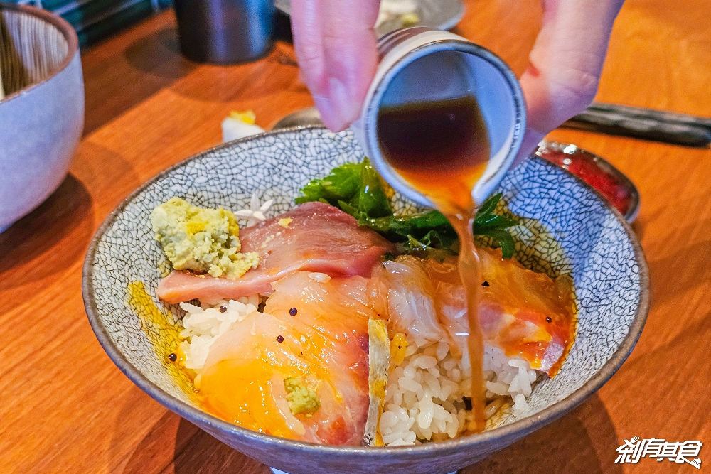 豐Yutaka | 台中西屯美食 精緻好吃丼飯 富王大飯店新品牌 金箔、食用花點綴像藝術品 抹茶冰淇淋銅鑼燒