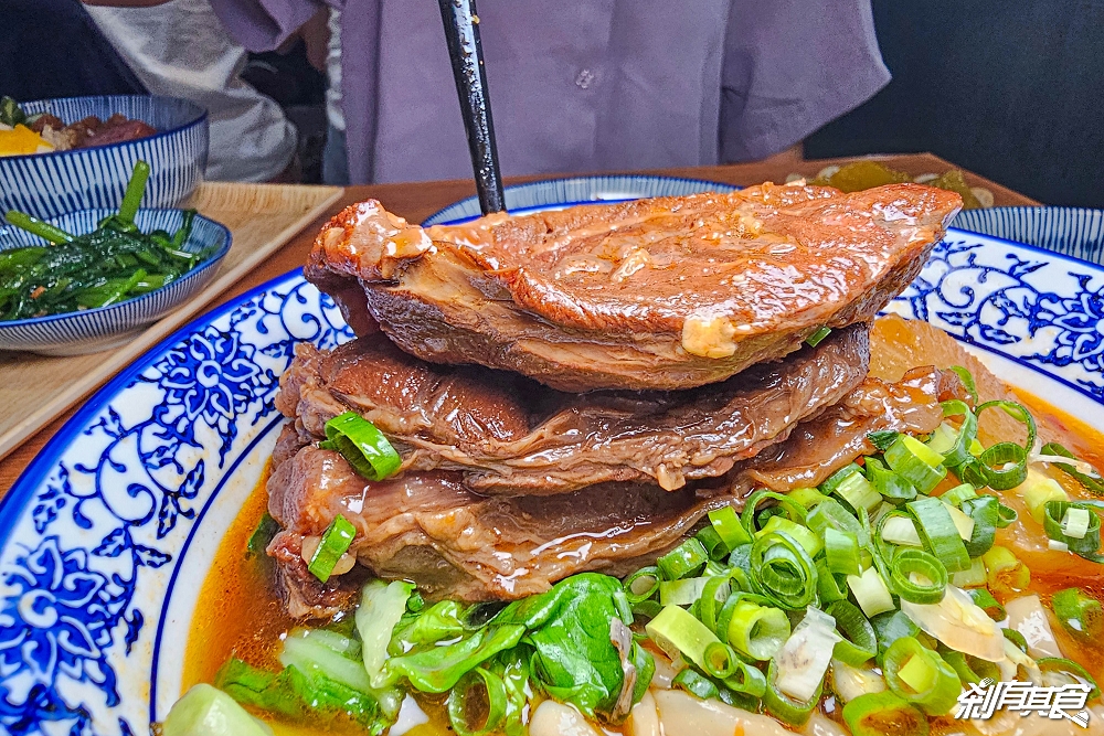 小初店 | 台中米其林推薦 限量超厚牛肉麵、招牌滷肉飯 粉粿也好吃 500碗推薦