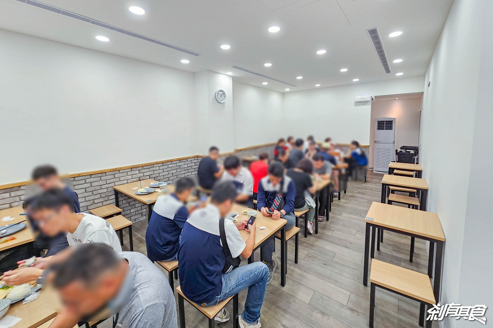 老陳海南雞飯博館店 | 台中北區美食 科博館人氣好吃「海南雞飯、打拋豬飯」蔥薑醬超讚要加爆 雞湯免費喝