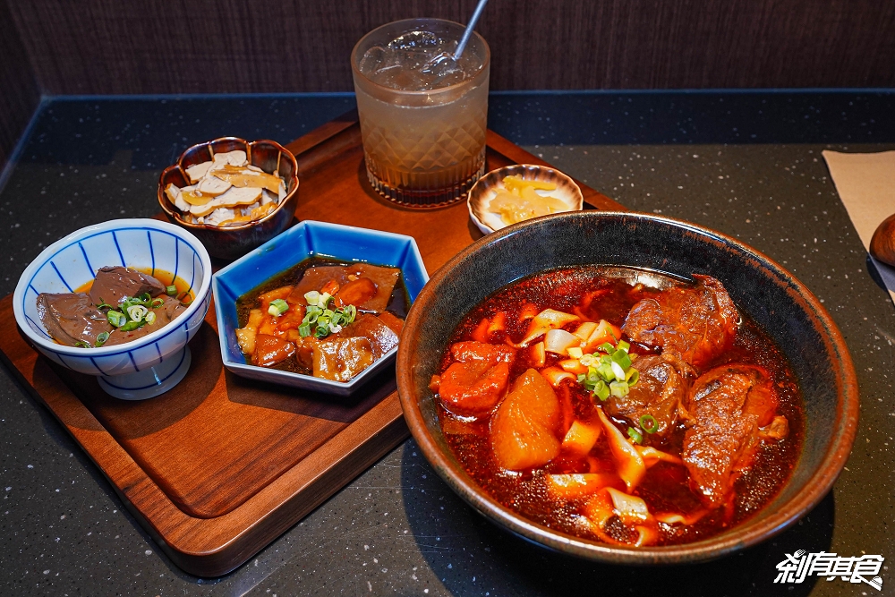 門前隱味牛肉麵台中店 | 台中牛肉麵 「麻辣牛肉麵」一蘭拉麵式座位 開幕炎上事件心得