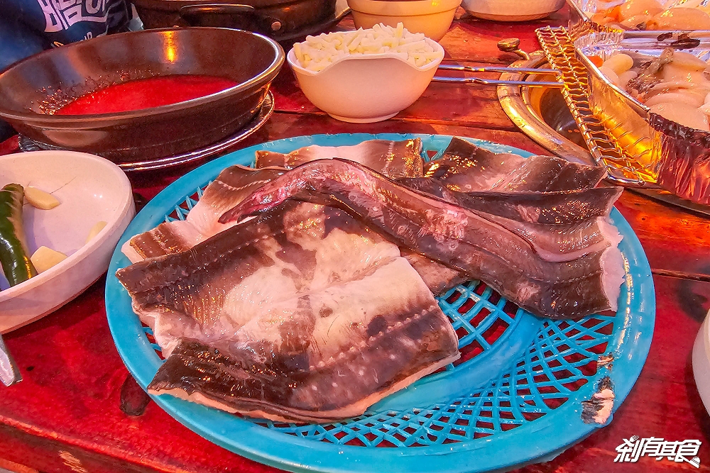 首爾釜山海雲台美食 | 尾浦末家 미포끝집 無敵海景配炭烤扇貝 鮑魚鰻魚很鮮很好吃 (中文菜單)