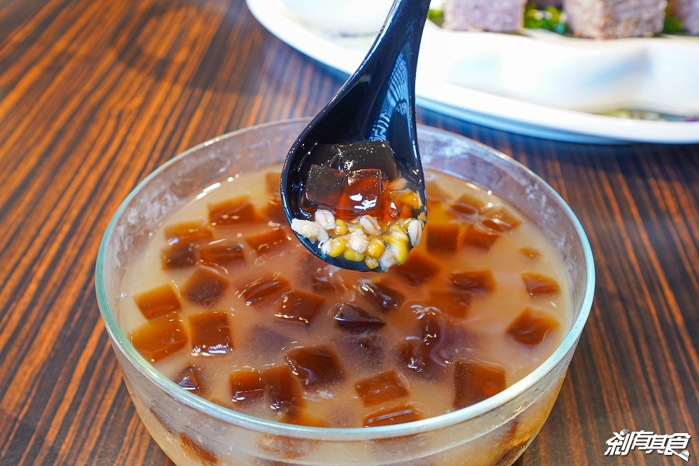 范頭家客家餐廳 | 台中客家餐廳 「金蟹秋宴」太浮誇！ 帝王蟹、龍蝦、軟殼蟹都吃得到 有包廂好停車 台中尾牙聚餐首選