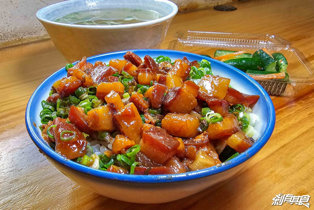 桂蘭麵 | 台中北區美食 隱藏巷子老宅裡的好吃乾麵 手切滷肉飯爆多蔥 隔間肉湯