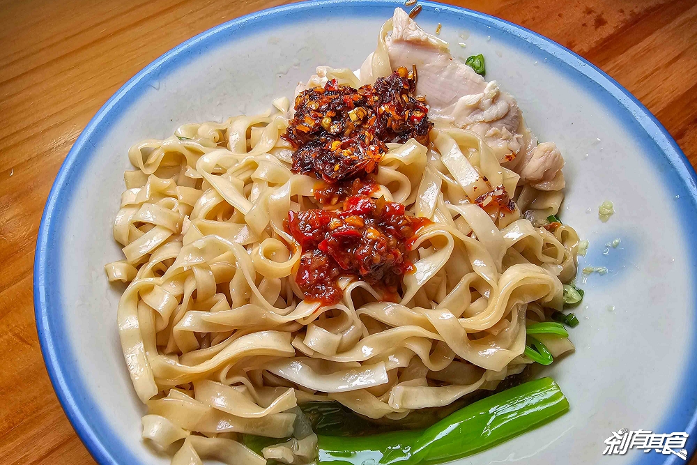 桂蘭麵 | 台中北區美食 隱藏巷子老宅裡的好吃乾麵 手切滷肉飯爆多蔥 隔間肉湯