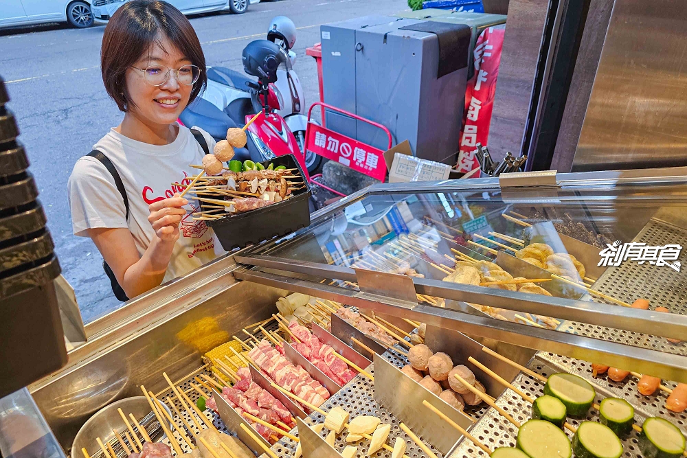 蜜醬燒烤 | 台中西區美食 純正蜂蜜 甜鹹好滋味 每串30元起 飲料無限暢飲 宵夜好選擇